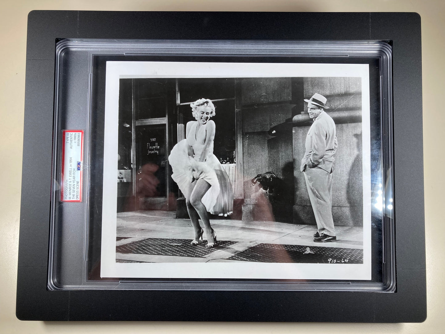 
                  
                    EZ Slab Frame PSA Type I Photo Only--UV Protected Acrylic Magnetic Graded Display Frame (Copy)
                  
                
