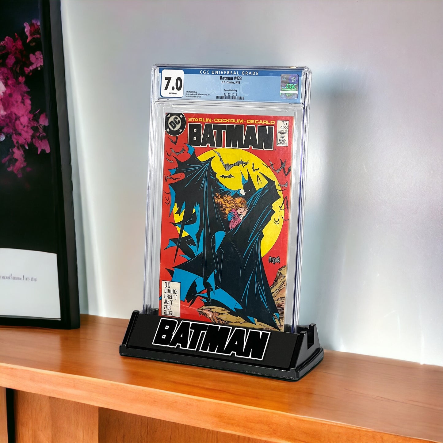 
                  
                    Batman Comic Stand (Batman 423 Cover Black)
                  
                
